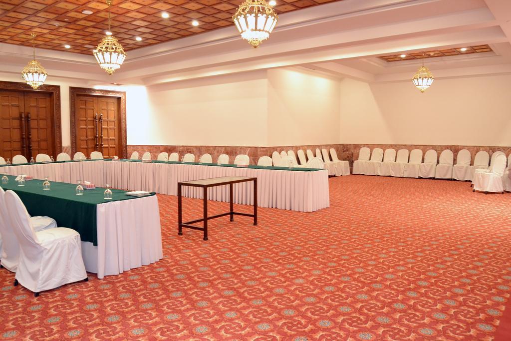 Faisalabad Serena Hotel Exterior foto