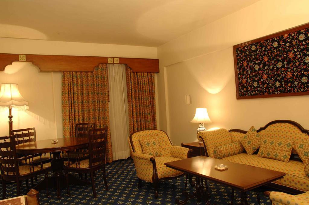 Faisalabad Serena Hotel Exterior foto