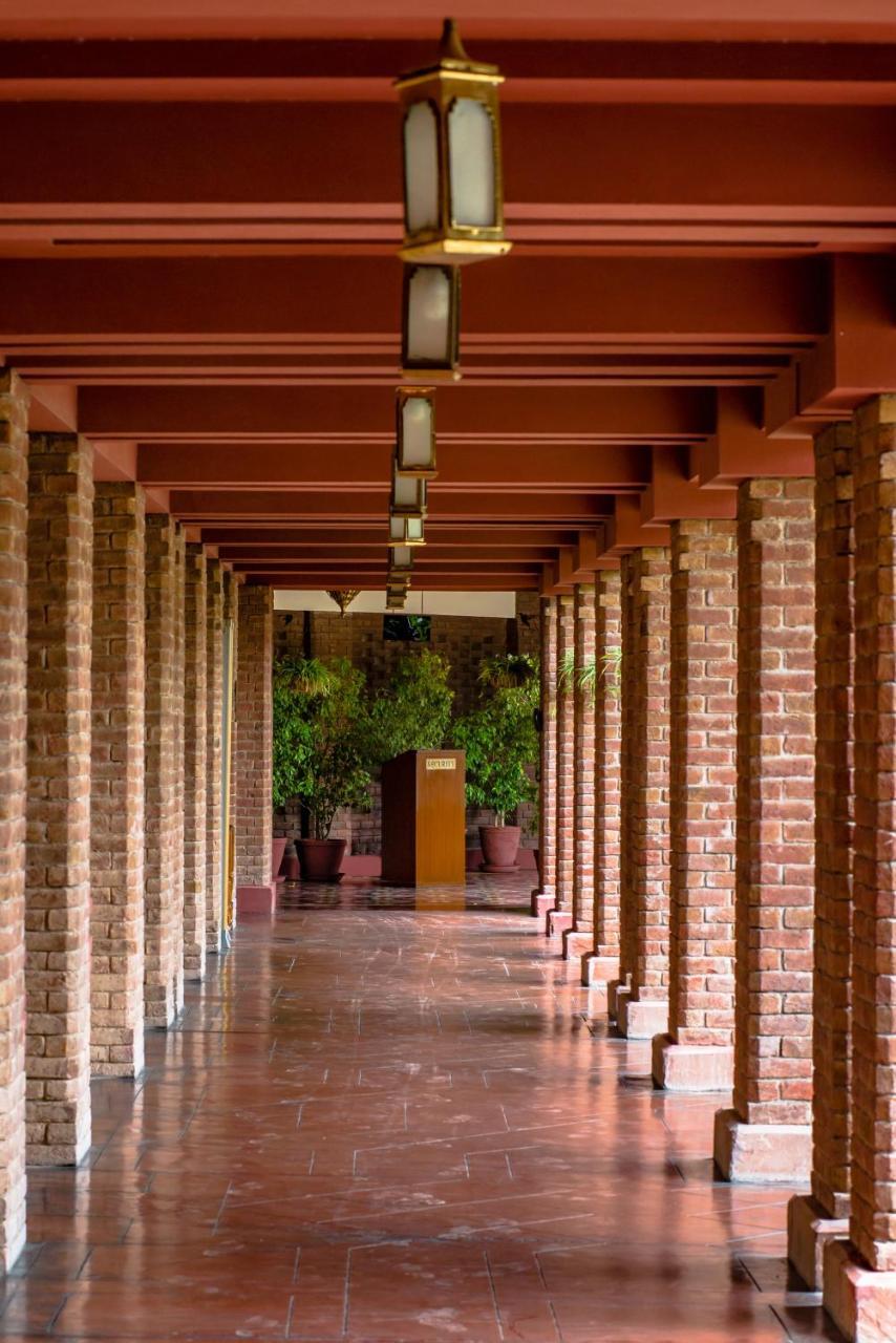 Faisalabad Serena Hotel Exterior foto