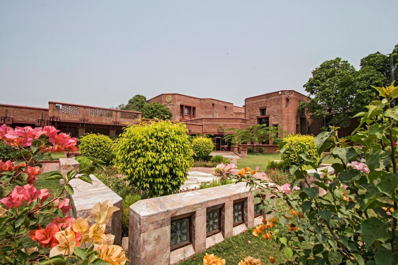 Faisalabad Serena Hotel Exterior foto